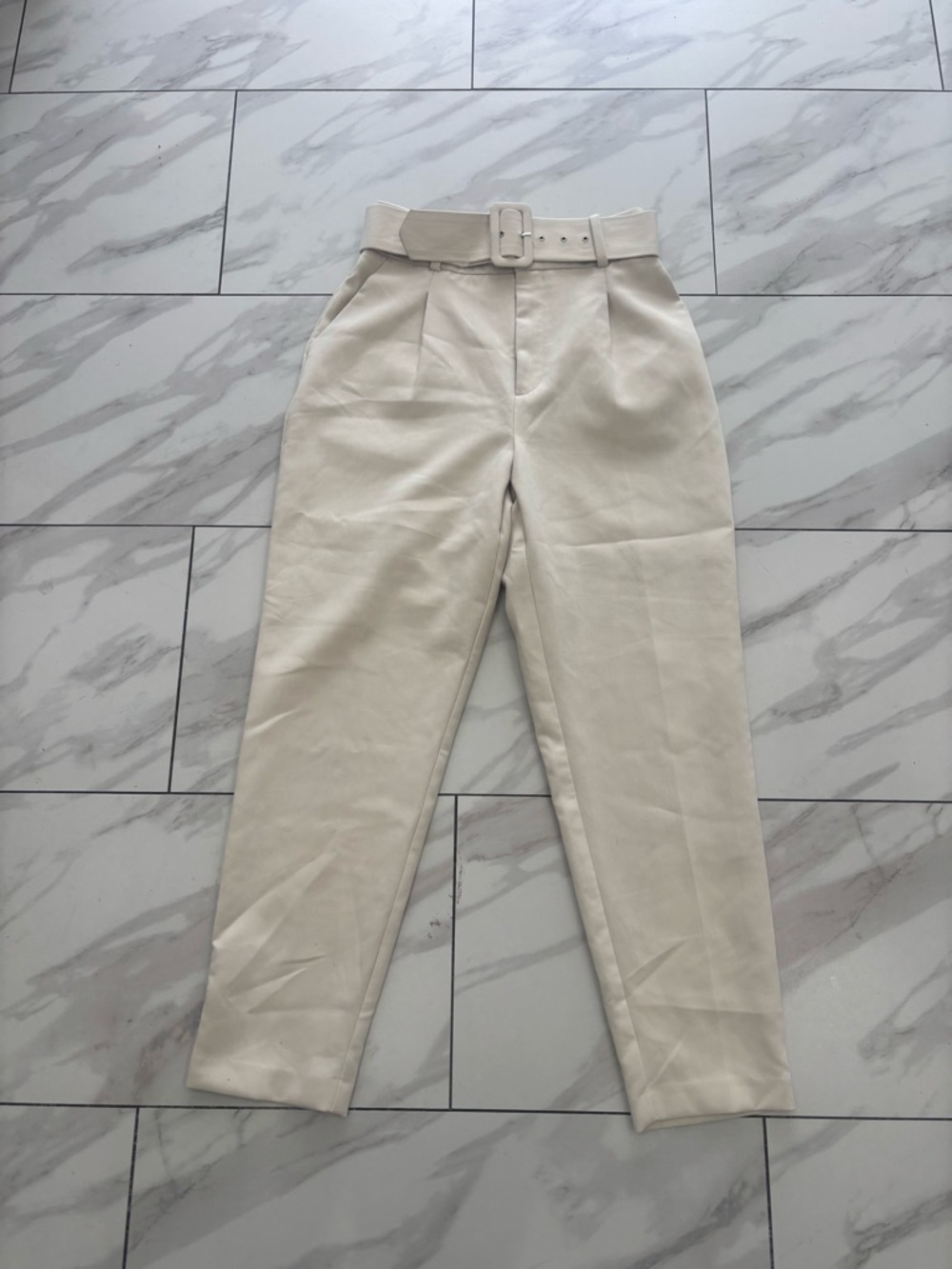 Zara Beige High-Waist Belted Tapered Chinos - Picture 6 of 7